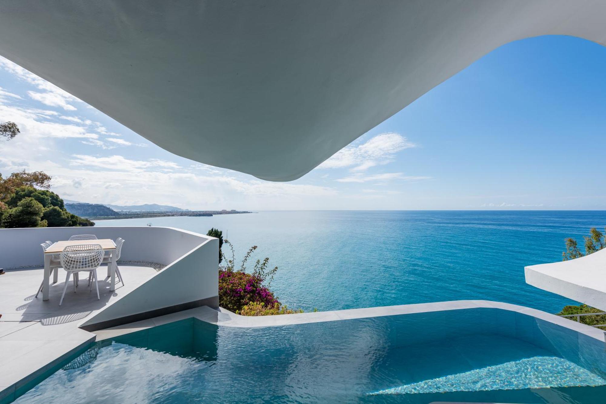 Rentitspain Casa Del Acantilado Piscina Climatizada Salobreña Eksteriør bilde