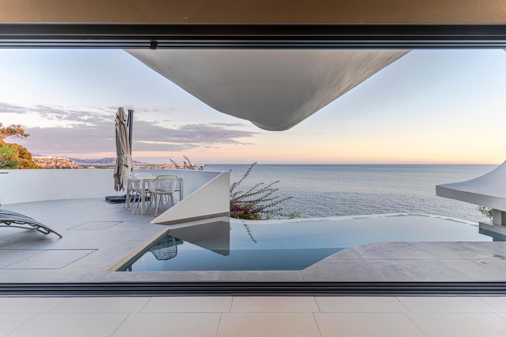 Rentitspain Casa Del Acantilado Piscina Climatizada Salobreña Eksteriør bilde